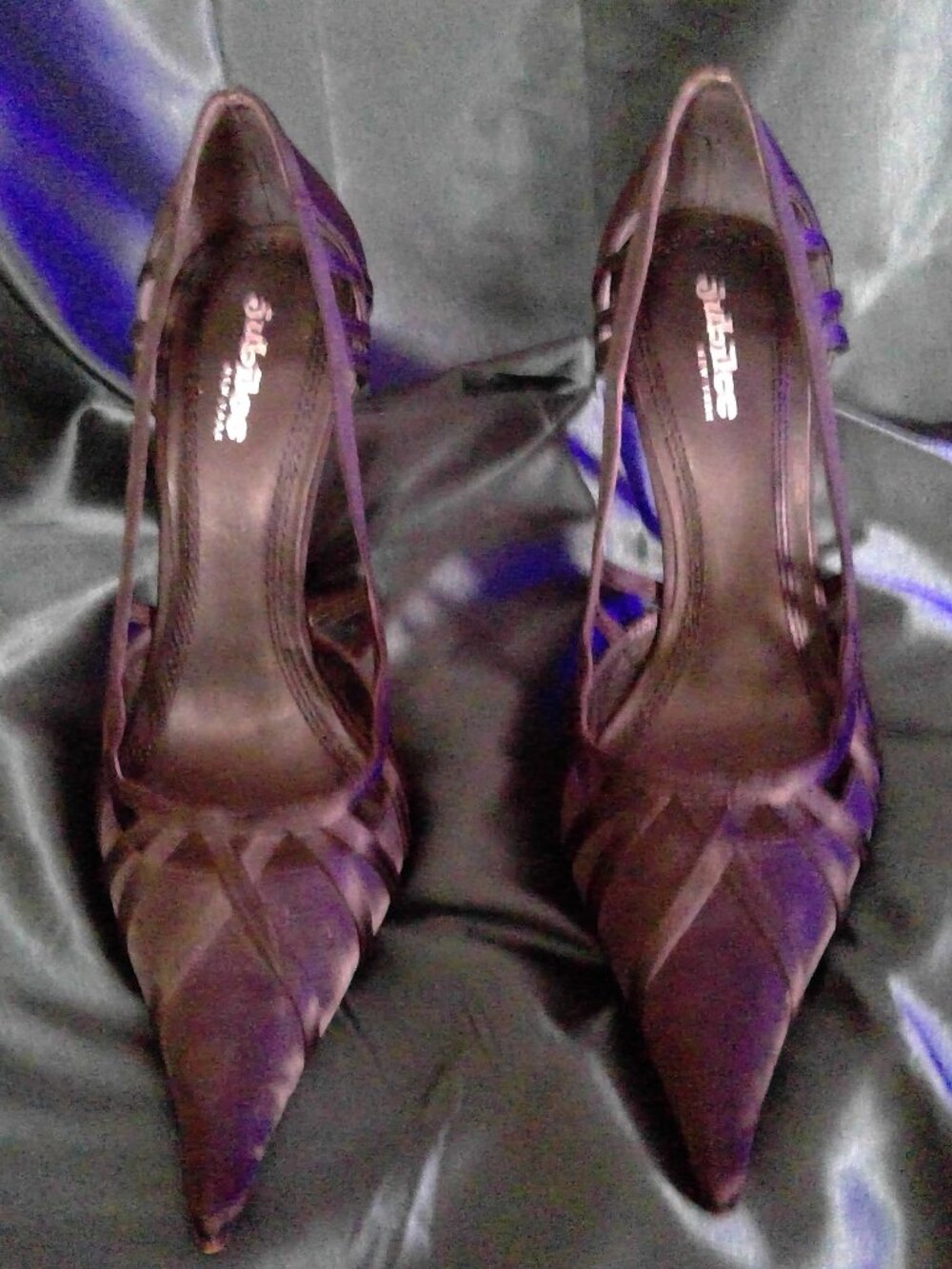 jubilee- New York, made in Brazil, satin pointed toe, 4 1/2”high heels. Size 41